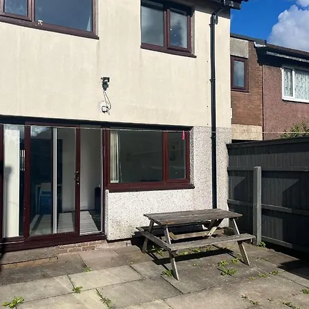 Bea Allenby Walk Manchester Exterior photo